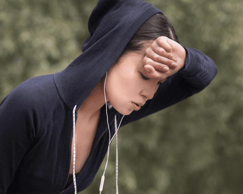 突發頭暈眼花、出冷汗?低血糖急救懶人包:「15法則」救你一命